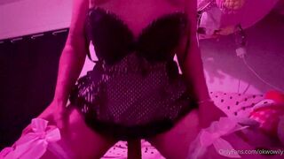 okwowily dildo riding ppv