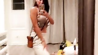 Ana's Snapchat (Video 172)