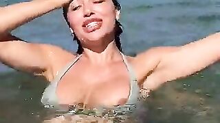 Ana's Snapchat (Video 122)