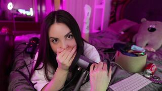 Moona Fansly Stream 2025-08-30