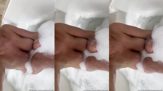 Jadelynmusic | Jadelyn Breier Naked Bathtub