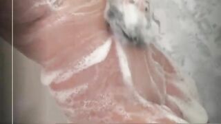 Sophie Riedemann / Sophuckingone Soapy Bath Onlyfans