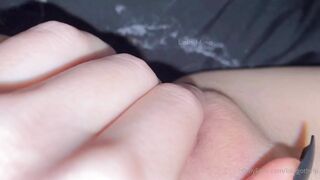LolaxMina Up Close Masturbation