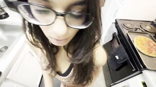 mistyaddams - Giving A Blowjob While Baking A Pizza