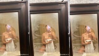 Sophie Mudd bathroom nude mirror selfie