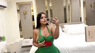 Gracie Bon bg starbucks