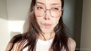 Ruth Lee cum facial selfie